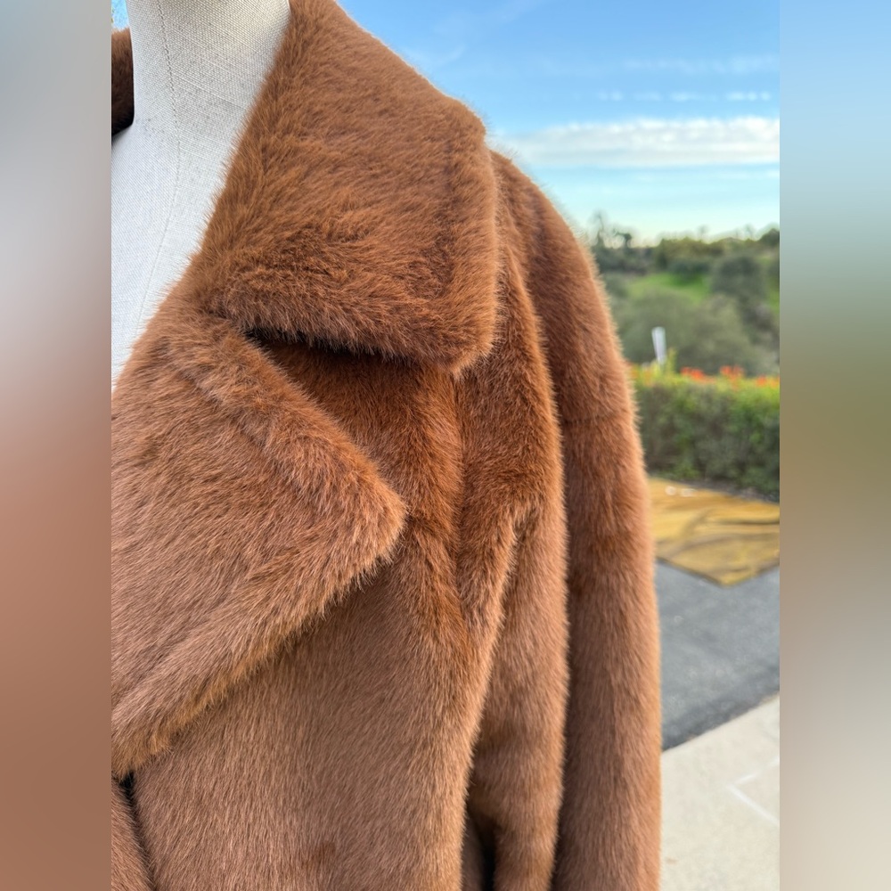 Avec Les Filles oversized faux fur coat - Picture 10 of 14